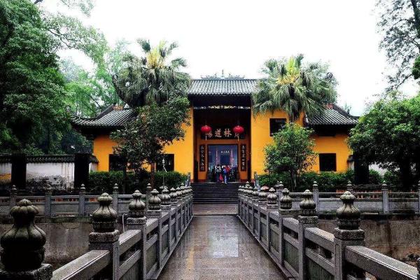 清明節(jié)去湖南旅游必備物品？你帶了什么？